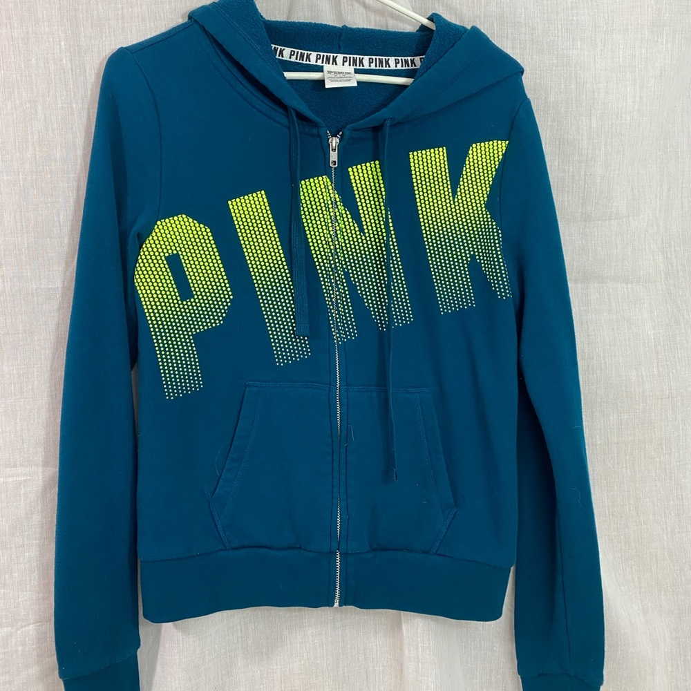 Super cute zip up. Doesn’t fit anymore.